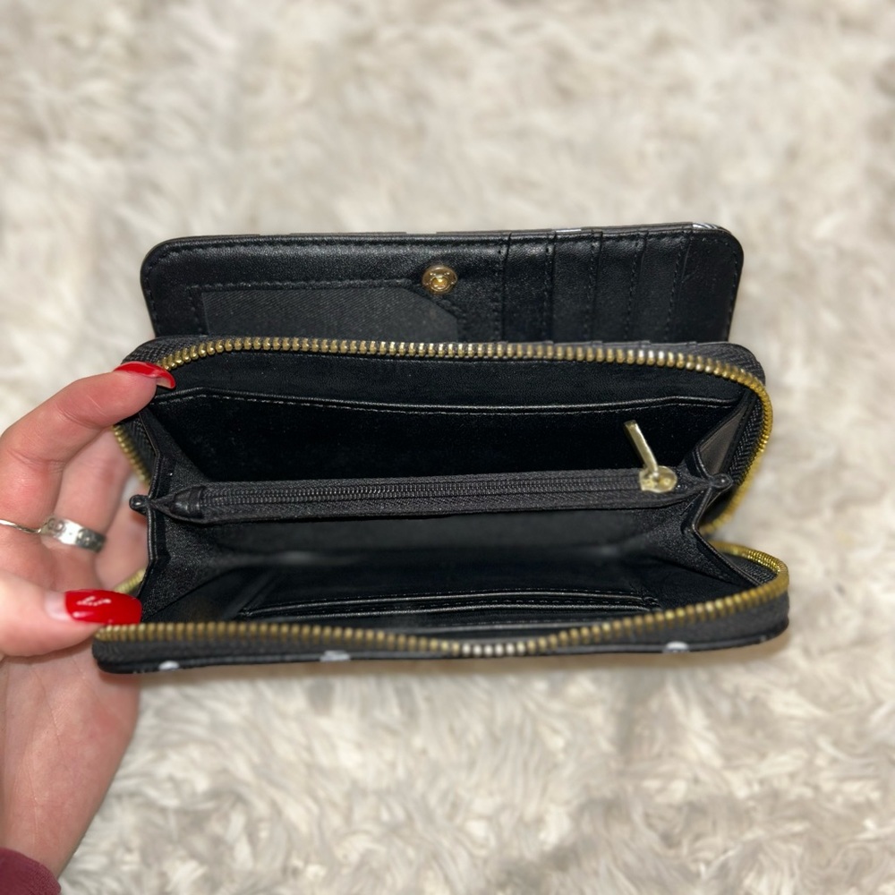 Polka dot wallet